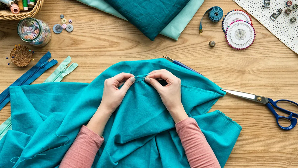 hand sewing hand sewing