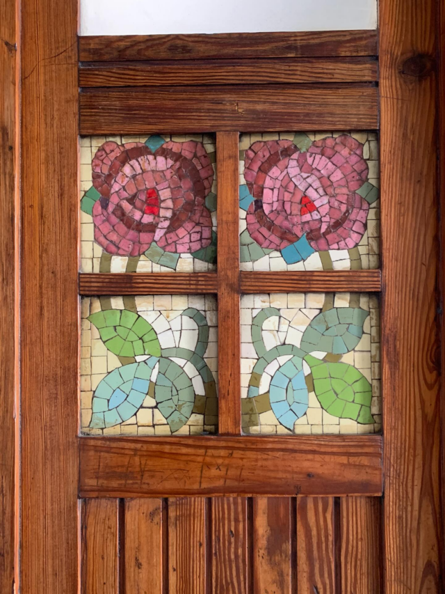 Little photo dump of some of the things I found inspiring on my trip to Valencia, Spain. 
So any tiles and mosaics to spot in sometimes the most unusual places. 
I’ll just let this all percolate awhile and who knows how some of this might end up in a quilt one day! 
Hope you spot something that inspires you today! 
#valencia #inspiration #quiltinspiration #carolynforster #carolynforsterquilts