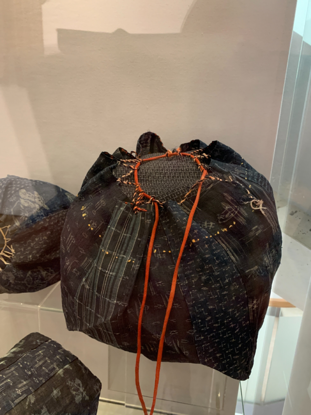 Day 8 @seam_collective and the prompt is inspiring exhibition.

A few years ago I visited one on Japanese textiles at the @soas_gallery put on by @karuncollection .
I’d seen lots of other exhibits before on similar textiles but this one had so many really interesting small pieces, including the rice bags.
In the years since then I’ve played about with the simple basic construction adding and subtracting things. I’ve always kept the project useful, like the little thread catcher pots that I’ve made endlessly 😂. 
I love sharing all the things I’ve learnt, all sparked by this exhibition.
I’m teaching a class based on the projects in Bristol this autumn, why not join me? 
Details @naomialicec 
#stlday8 #septtextilelove26 #japanesericebags #japanesericebag #carolynforster