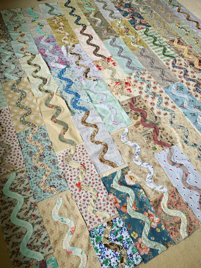 Back up with the @seam_collective and the #septtextilelove . Today is alignment.
Although I love all the quilts I make and things that I stitch, occasionally one will seem extra special. It’s not something that I can foresee it just happens and the way I feel about that quilt will be slightly different. This Ric Rac quilt is one of those.
A combination of different things that came together at a particular time to become this. It’s being quilted now that autumn is here so it will be taking on its next textured stage of its life.
#patchworkquilt #quiltinprogress #backbastedneedleturnapplique #carolynforster