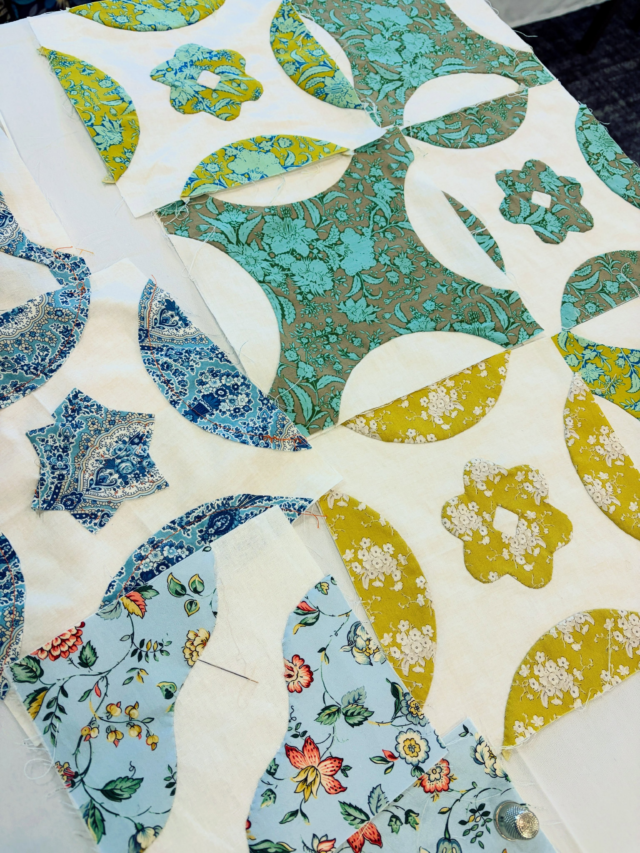 Appliqué for the win today on our @stitchtopiauk back basted appliqué weekend! And more stitching to come tomorrow! #handstitching #handappliqué #backbastingneedleturnapplique #stitchtopiauk #carolynforster